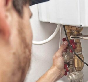 راهنمای کامل خطاهای پکیج دیواری آریستون و روش‌های عیب‌یابی