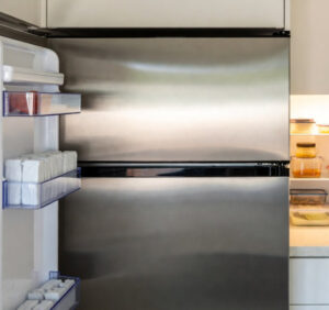 نکات طلایی افزایش عمر یخچال؛ از تنظیم دما تا رفتار درست در زمان قطعی برق 🧊❄️